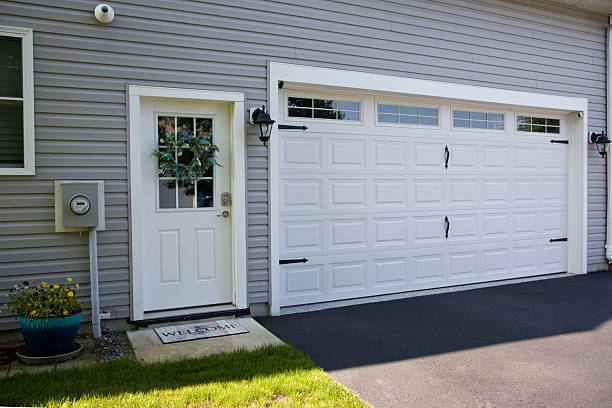 24/7 Emergency Garage Door Panel Replacement experts in Franklin County County, KS